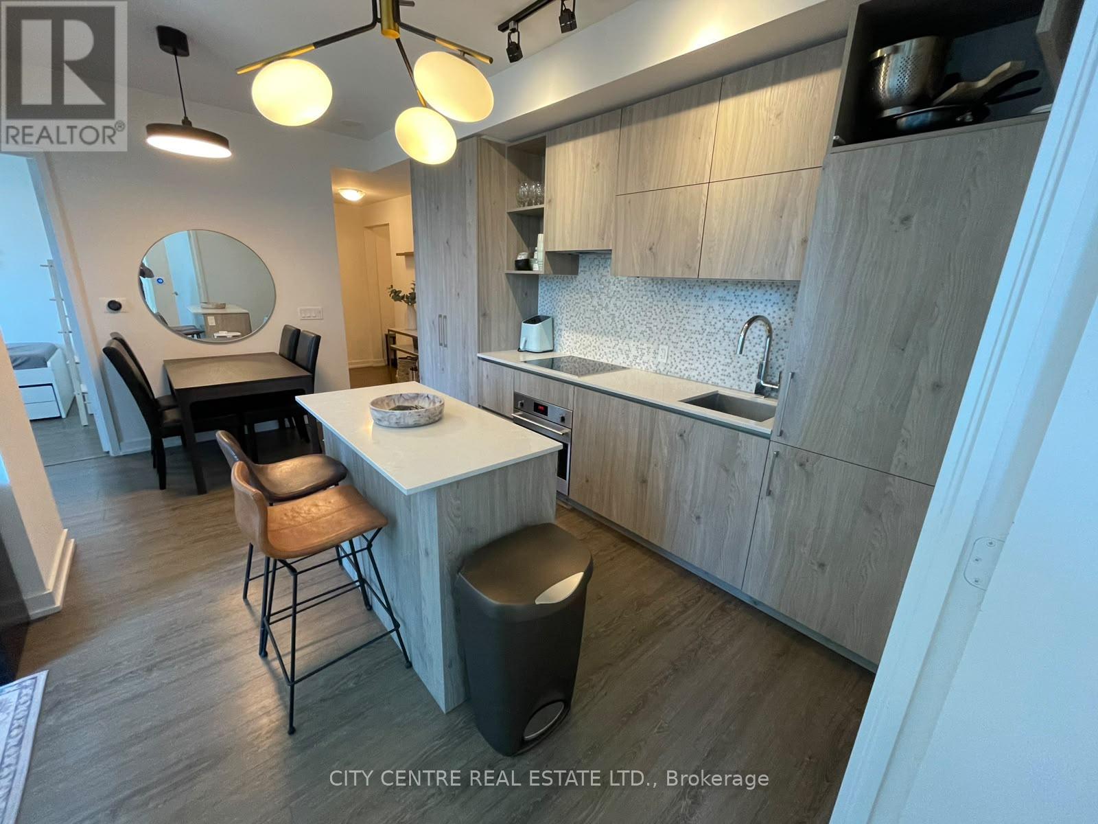 1602 - 1 Yorkville Avenue, Toronto, Ontario  M4W 0B1 - Photo 2 - C13860246