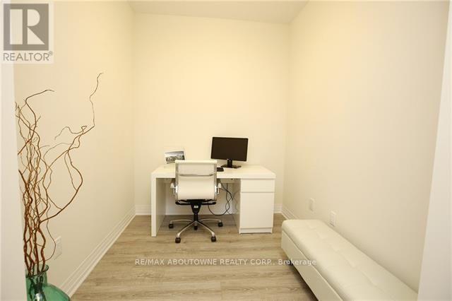 101 - 10 Concord Place, Grimsby, Ontario  L3M 0G6 - Photo 9 - X13860254
