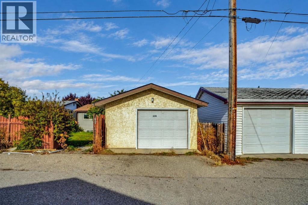 1115 Marcombe Crescent NE