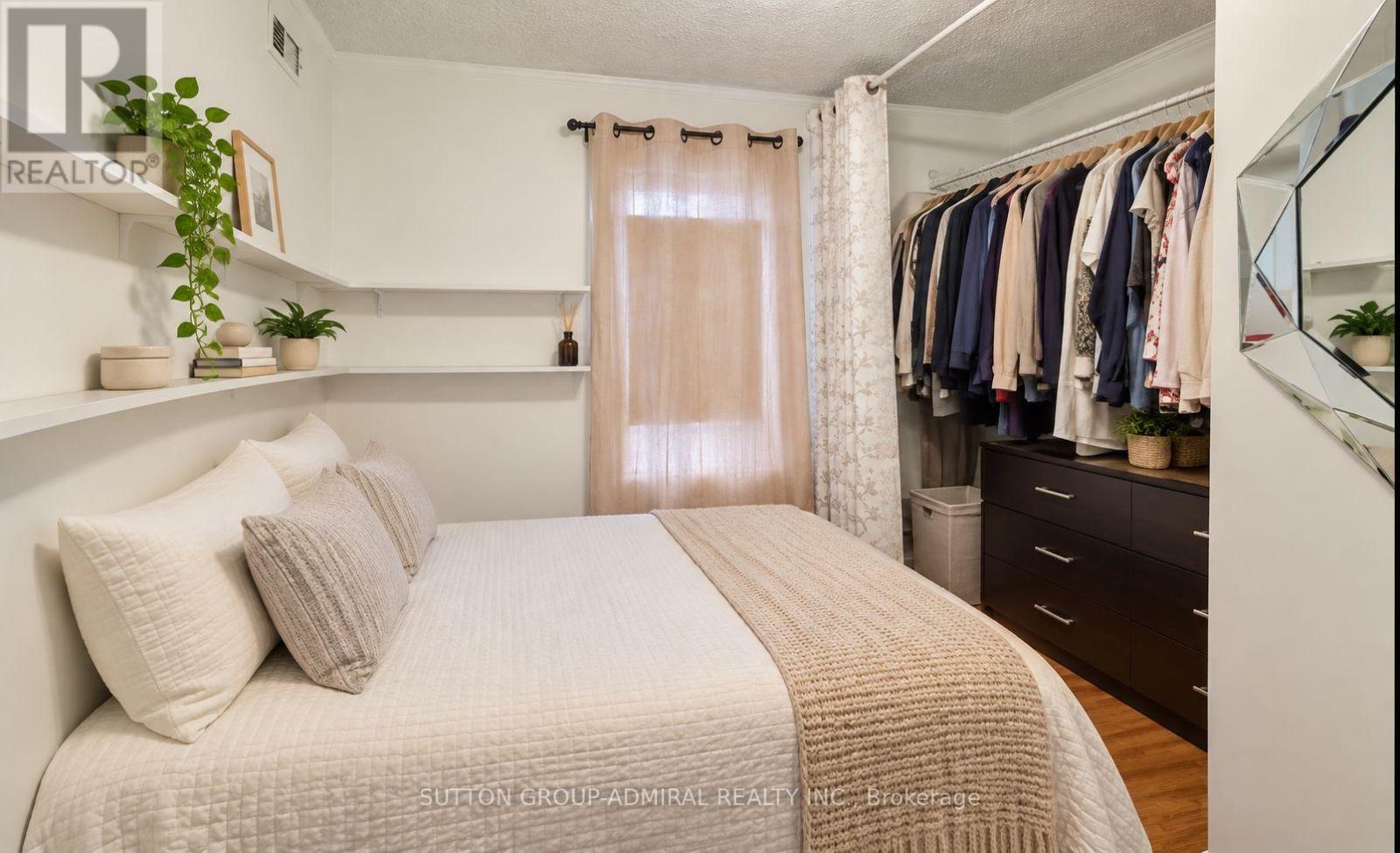 Upper - 2538 Weston Road, Toronto, Ontario  M9N 2A6 - Photo 10 - W13813498