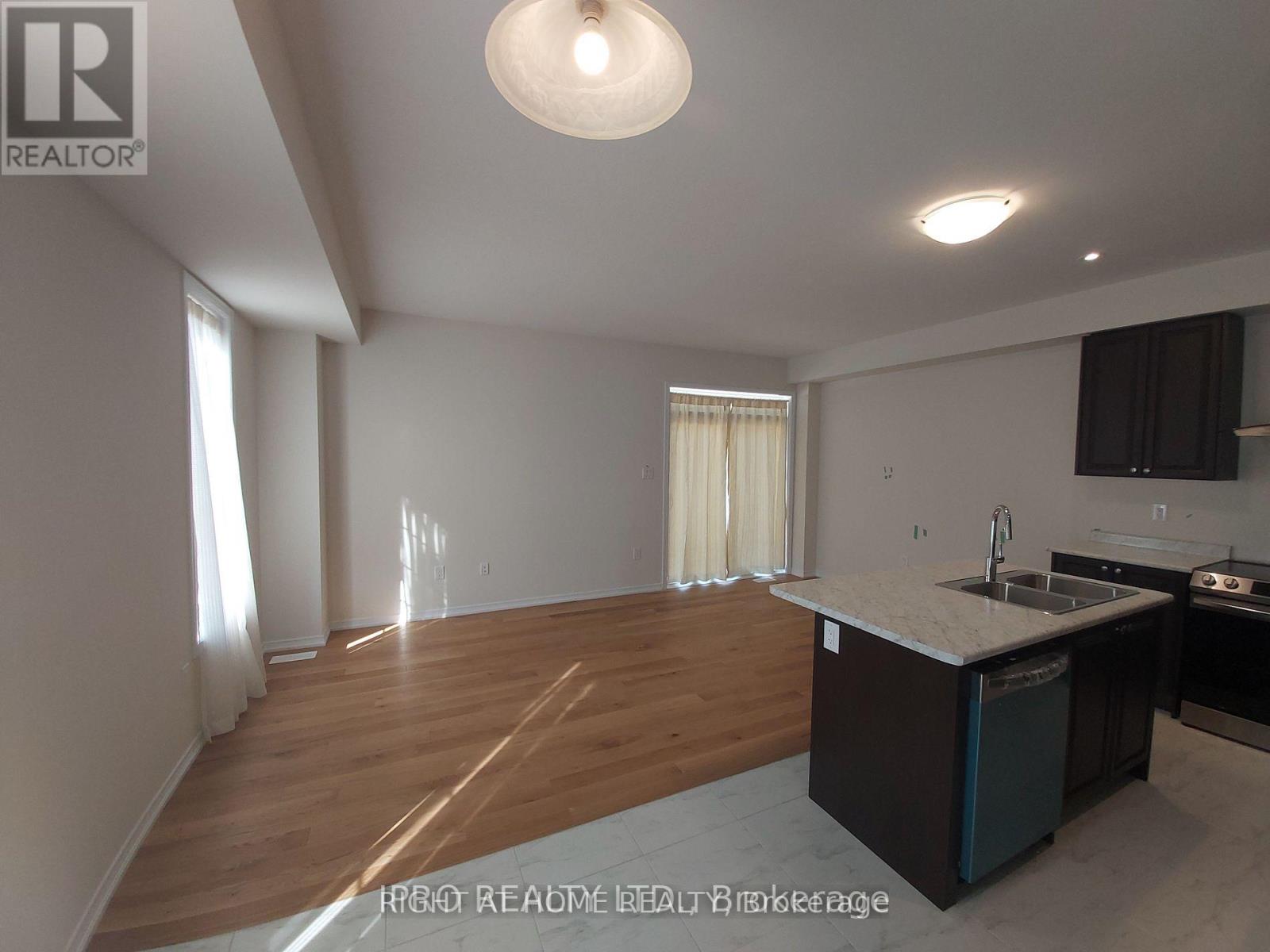 8895 Chickory Trail, Niagara Falls, Ontario  L2H 3S3 - Photo 4 - X13860274