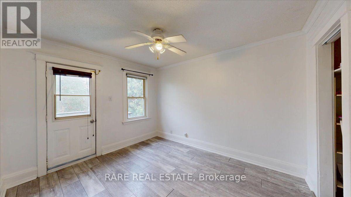 2 - 8 Balsam Avenue N, Hamilton, Ontario  L8L 6Y2 - Photo 5 - X13860276