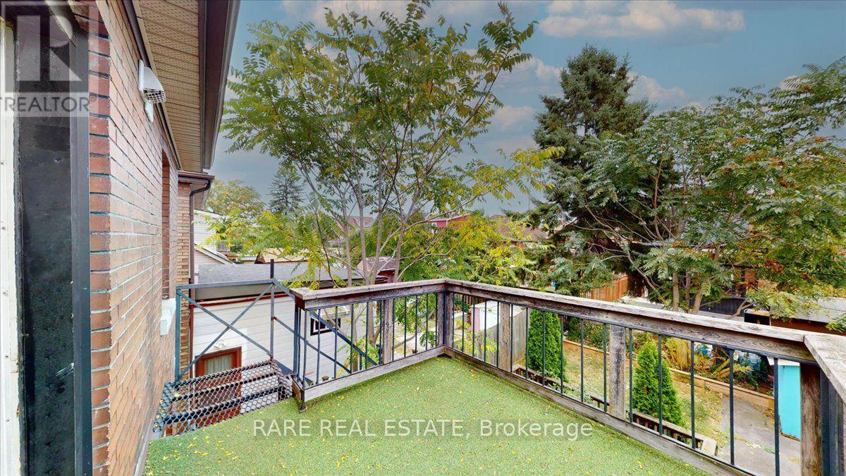 2 - 8 Balsam Avenue N, Hamilton, Ontario  L8L 6Y2 - Photo 7 - X13860276