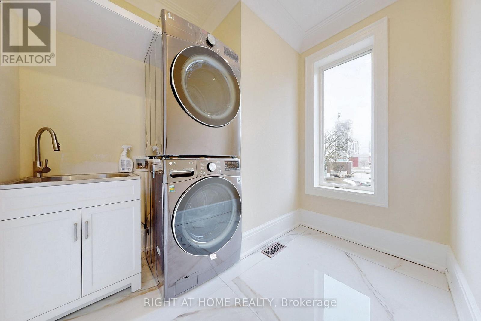 10 Jocelyn Crescent, Toronto, Ontario  M3B 1A2 - Photo 49 - C13860292