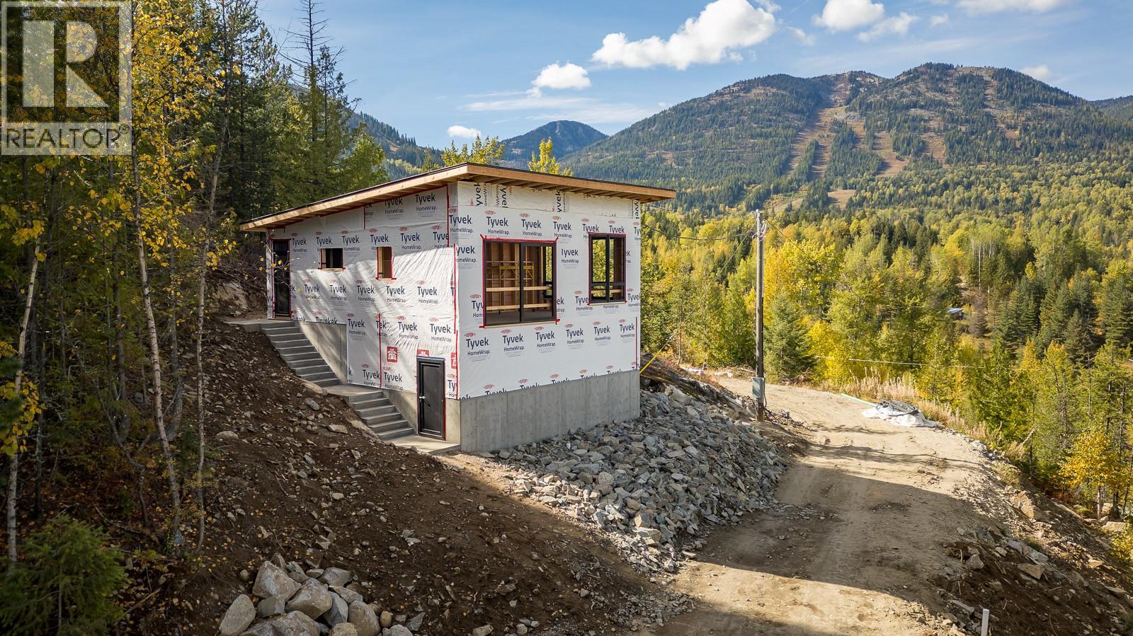 305 Richie Road, Rossland, British Columbia  V0G 1Y0 - Photo 22 - 10378316