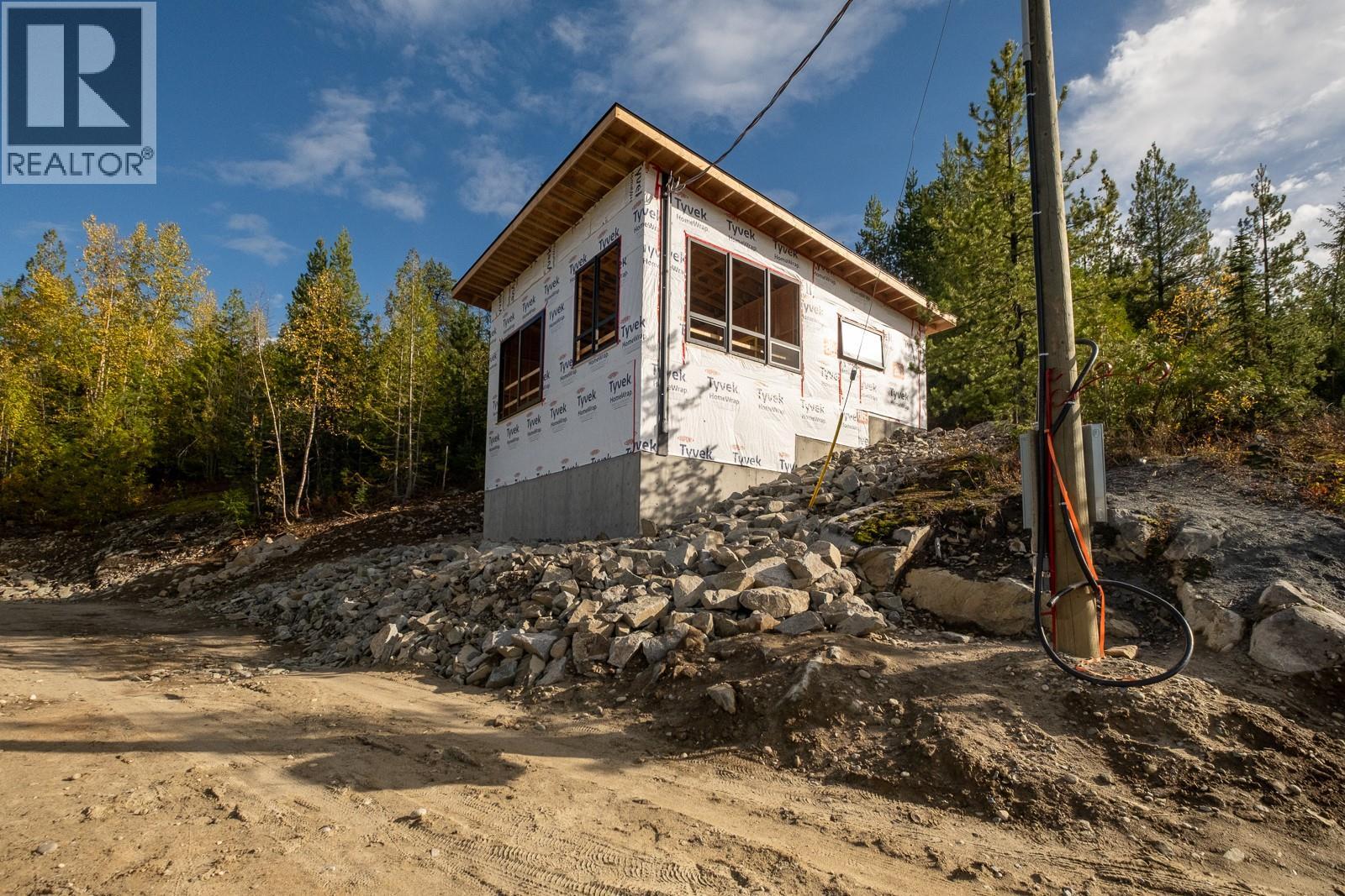 305 Richie Road, Rossland, British Columbia  V0G 1Y0 - Photo 18 - 10378316
