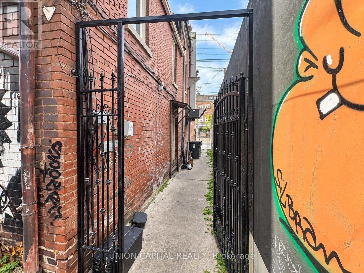 2nd Fl - 459 Queen Street W, Toronto, Ontario  M5V 2A9 - Photo 13 - C13860318