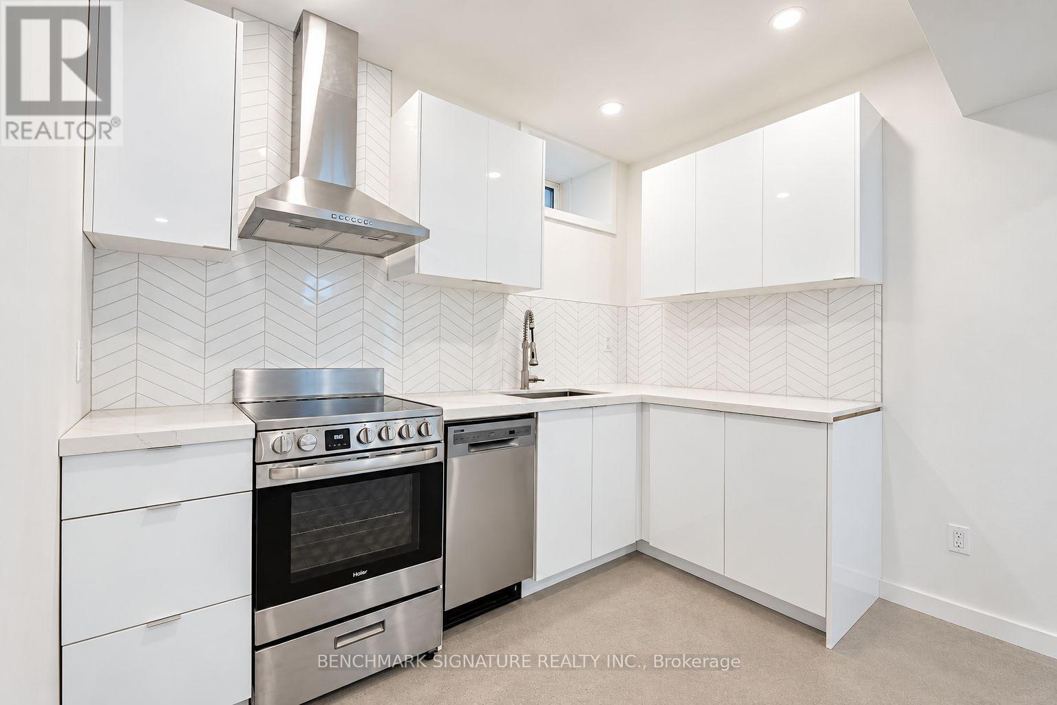 Lower - 301 Euclid Avenue, Toronto, Ontario  M6J 2K1 - Photo 10 - C13860320