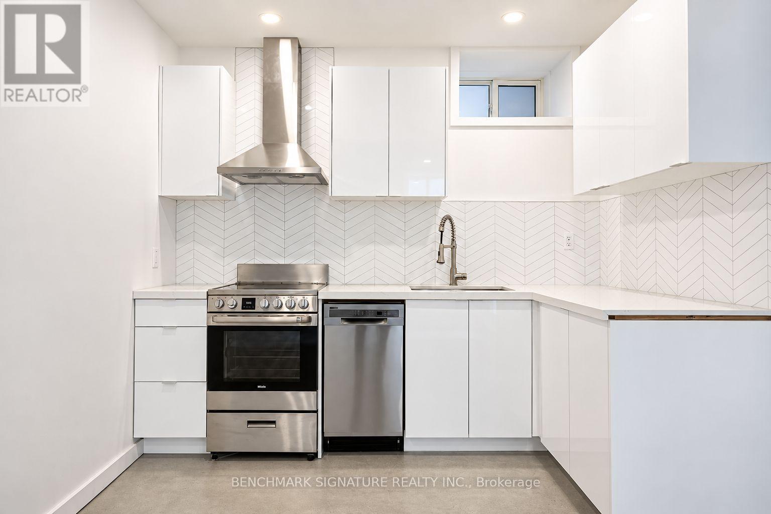 Lower - 301 Euclid Avenue, Toronto, Ontario  M6J 2K1 - Photo 11 - C13860320