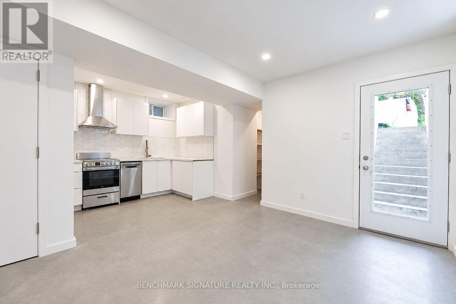 Lower - 301 Euclid Avenue, Toronto, Ontario  M6J 2K1 - Photo 3 - C13860320