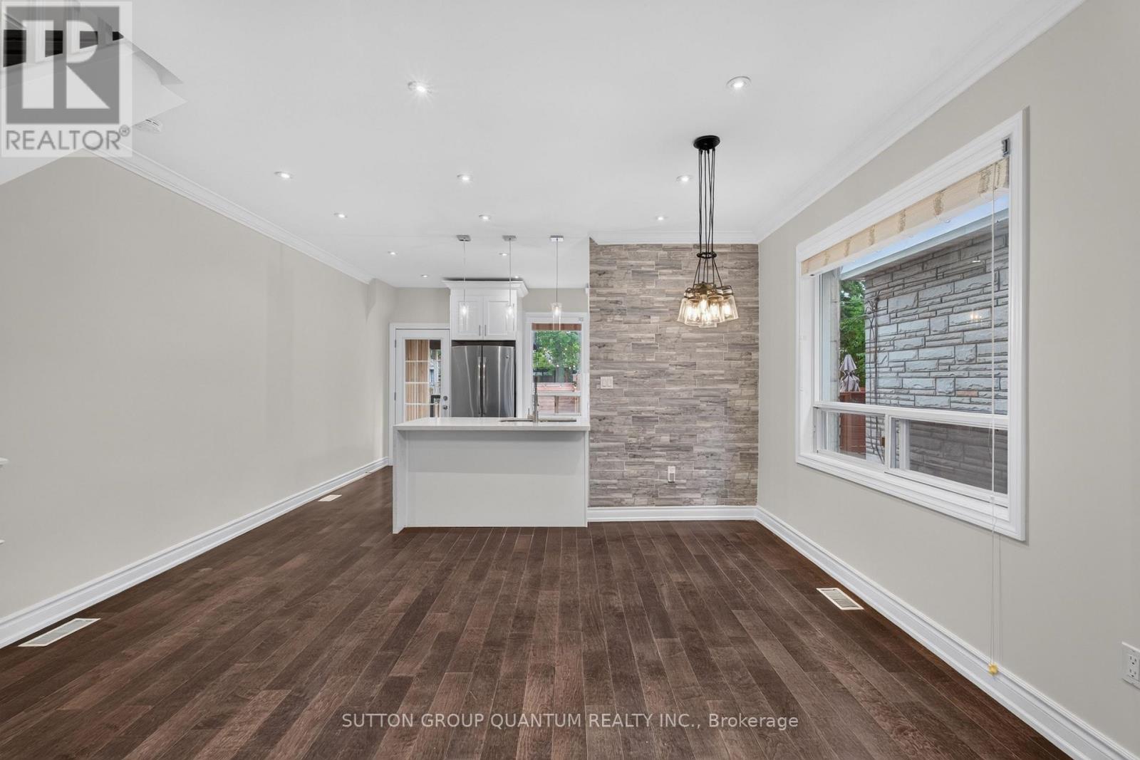 693 Greenwood Avenue, Toronto, Ontario  M4J 4B6 - Photo 9 - E13860348