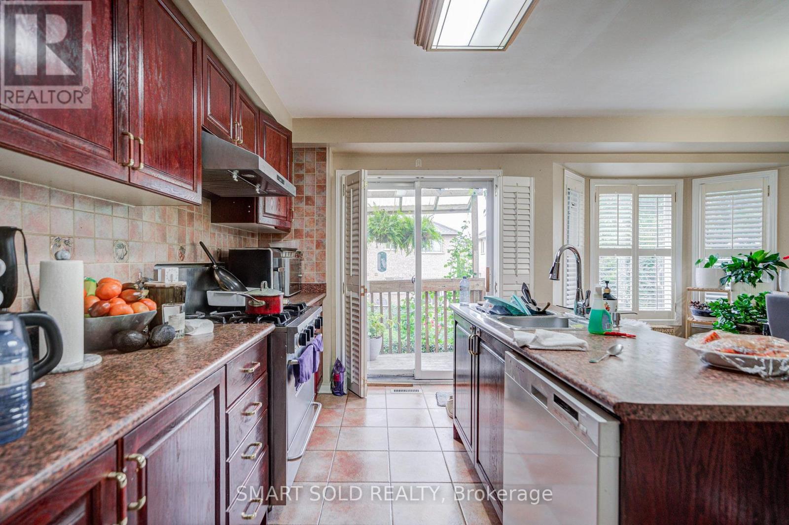 68 Harmony Road, Vaughan, Ontario  L4K 5G4 - Photo 7 - N13860332