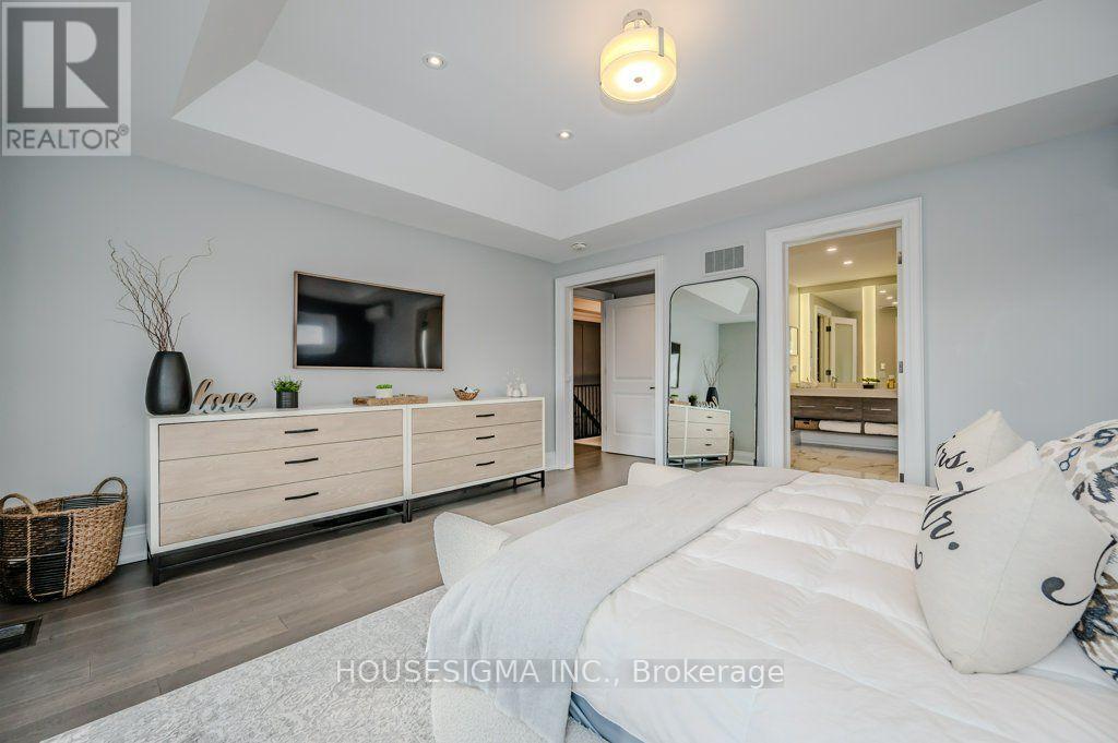 1298 Pinegrove Road, Oakville, Ontario  L6L 2X3 - Photo 24 - W13860324
