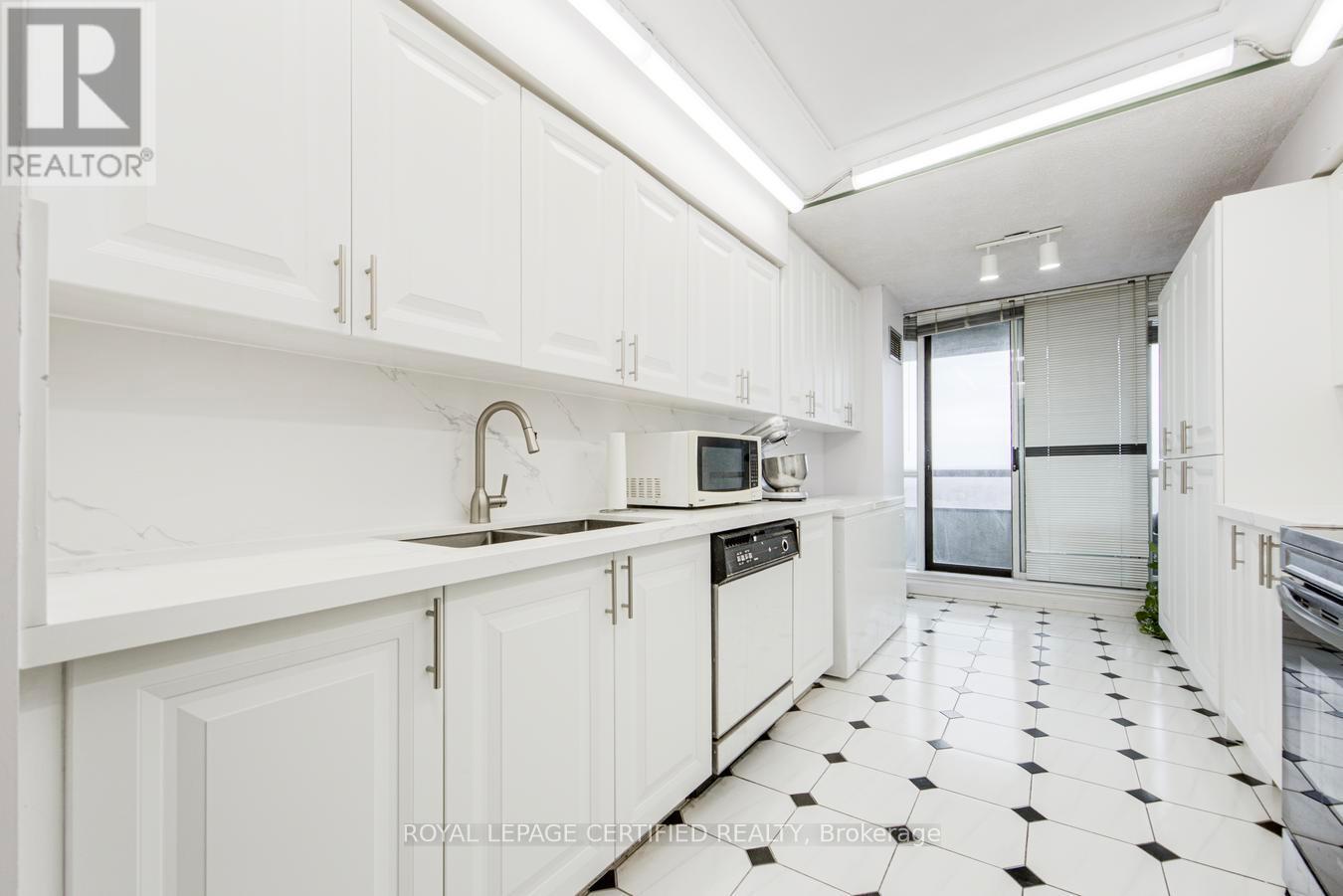 2107 - 22 Hanover Road, Brampton, Ontario  L6S 5K7 - Photo 18 - W13860336