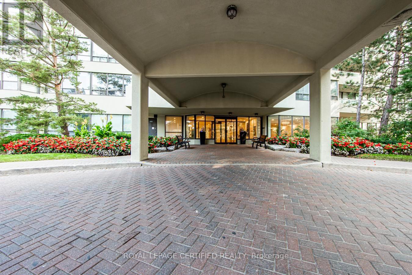 2107 - 22 Hanover Road, Brampton, Ontario  L6S 5K7 - Photo 4 - W13860336