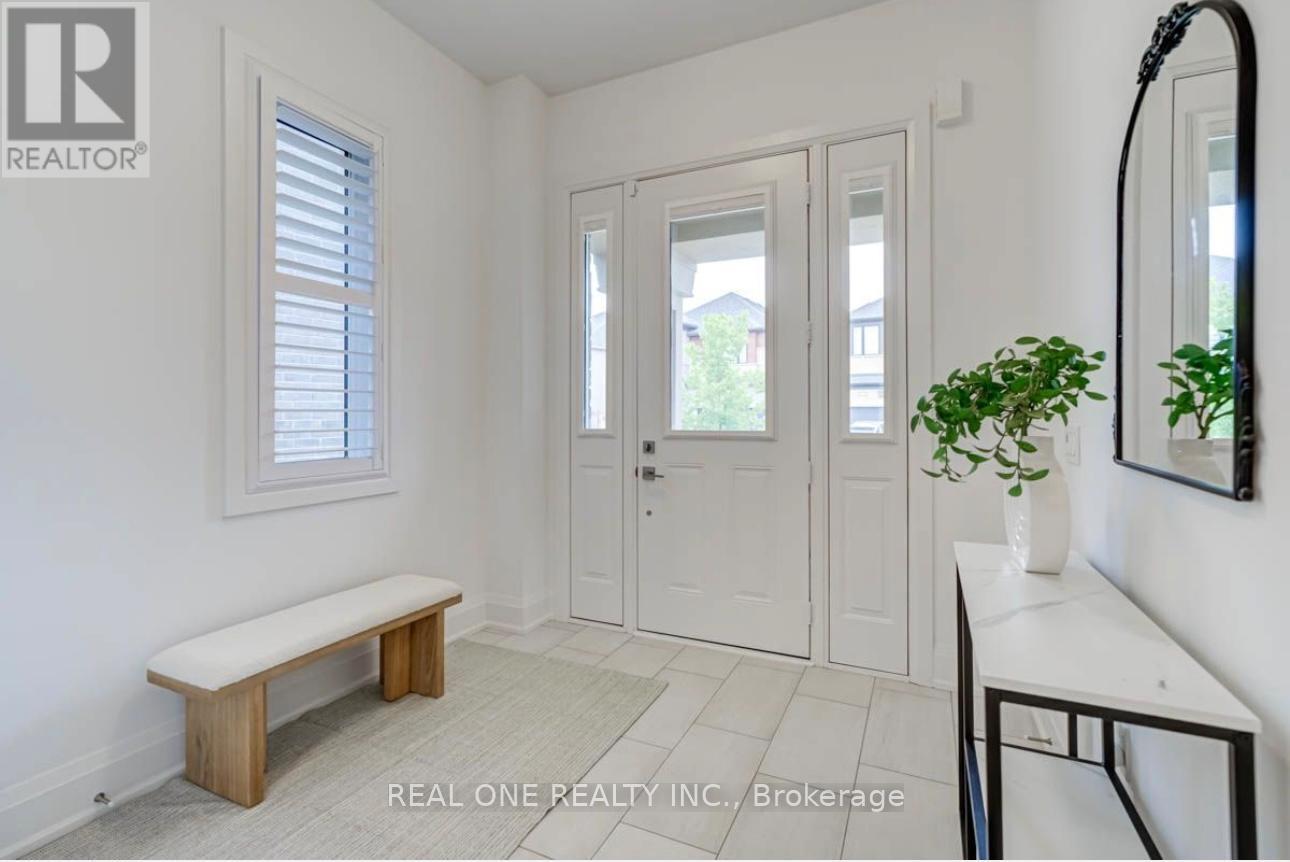 4157 Hillsborough Crescent, Oakville, Ontario  L6H 3P9 - Photo 2 - W13860342