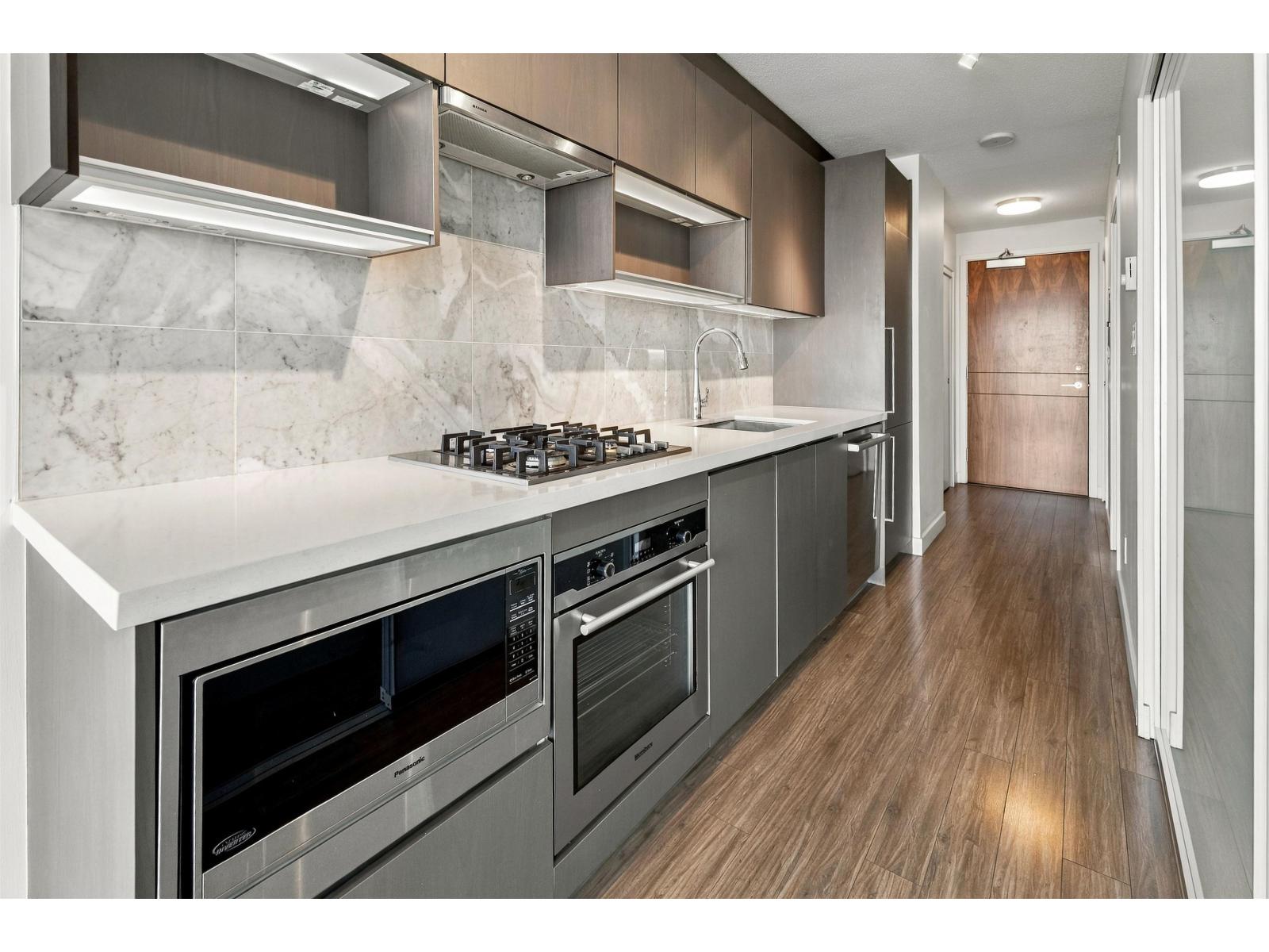 2611 13696 100 Avenue, Surrey, British Columbia  V3T 0L5 - Photo 2 - R3171820