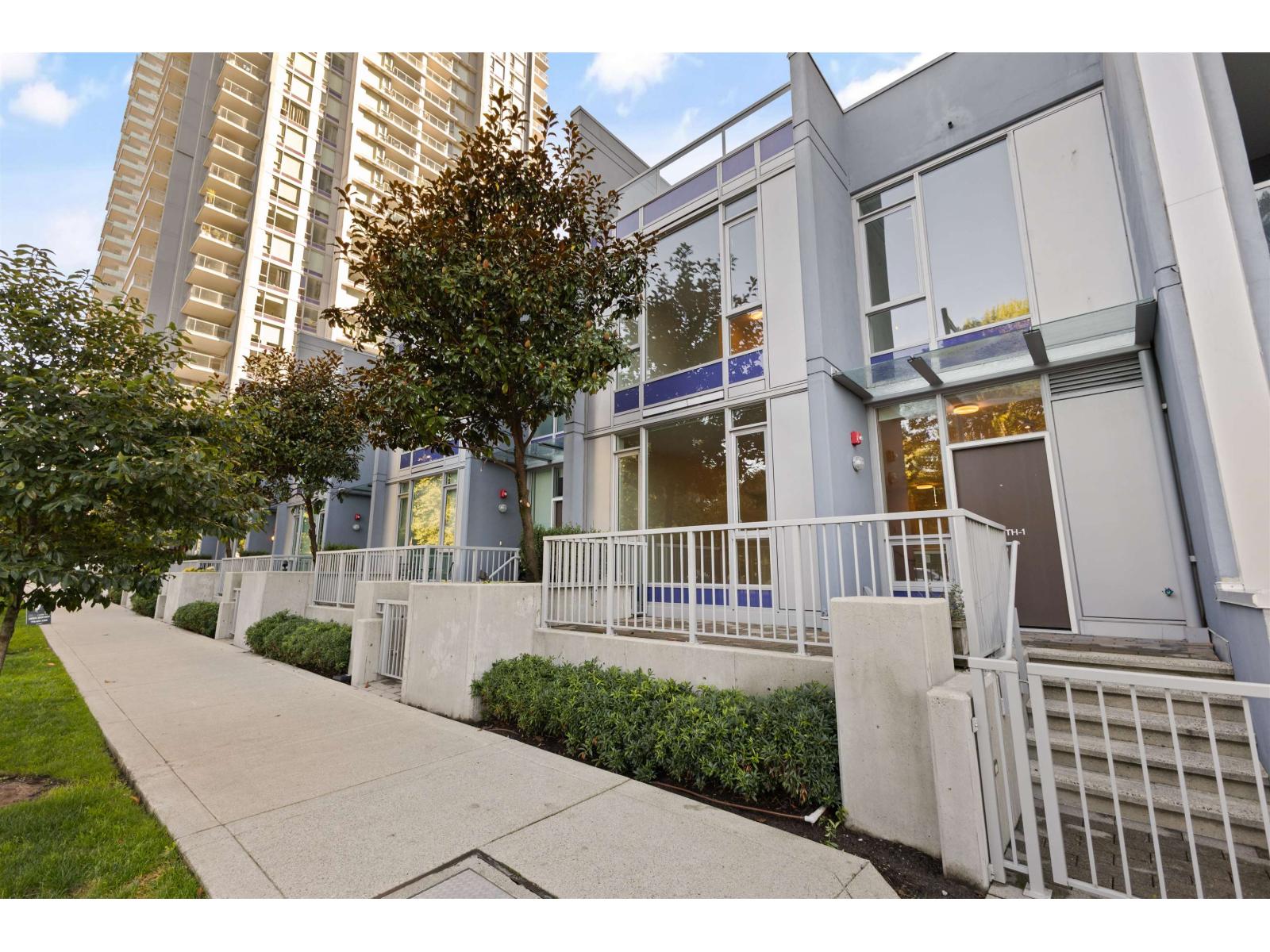 1 13720 100 AVENUE, Surrey, British Columbia