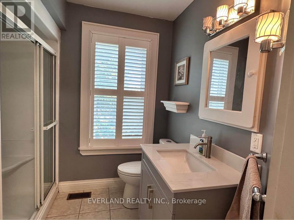 Ensuite Room - 3369 St Paul Avenue, Niagara Falls, Ontario  L2J 2M3 - Photo 11 - X13860388