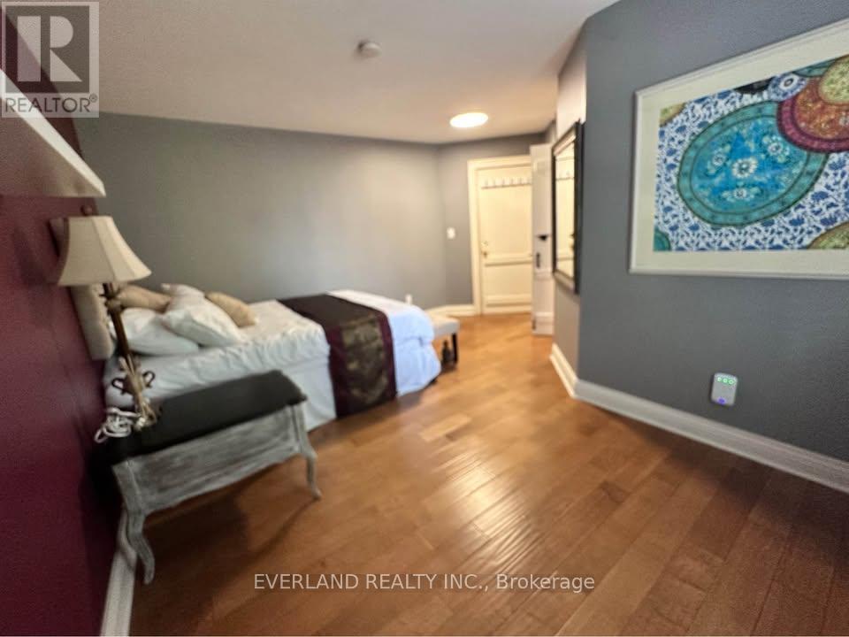 Ensuite Room - 3369 St Paul Avenue, Niagara Falls, Ontario  L2J 2M3 - Photo 12 - X13860388