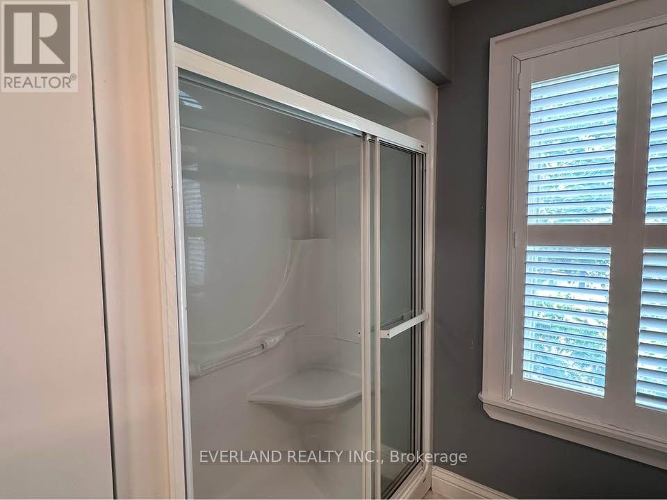 Ensuite Room - 3369 St Paul Avenue, Niagara Falls, Ontario  L2J 2M3 - Photo 9 - X13860388