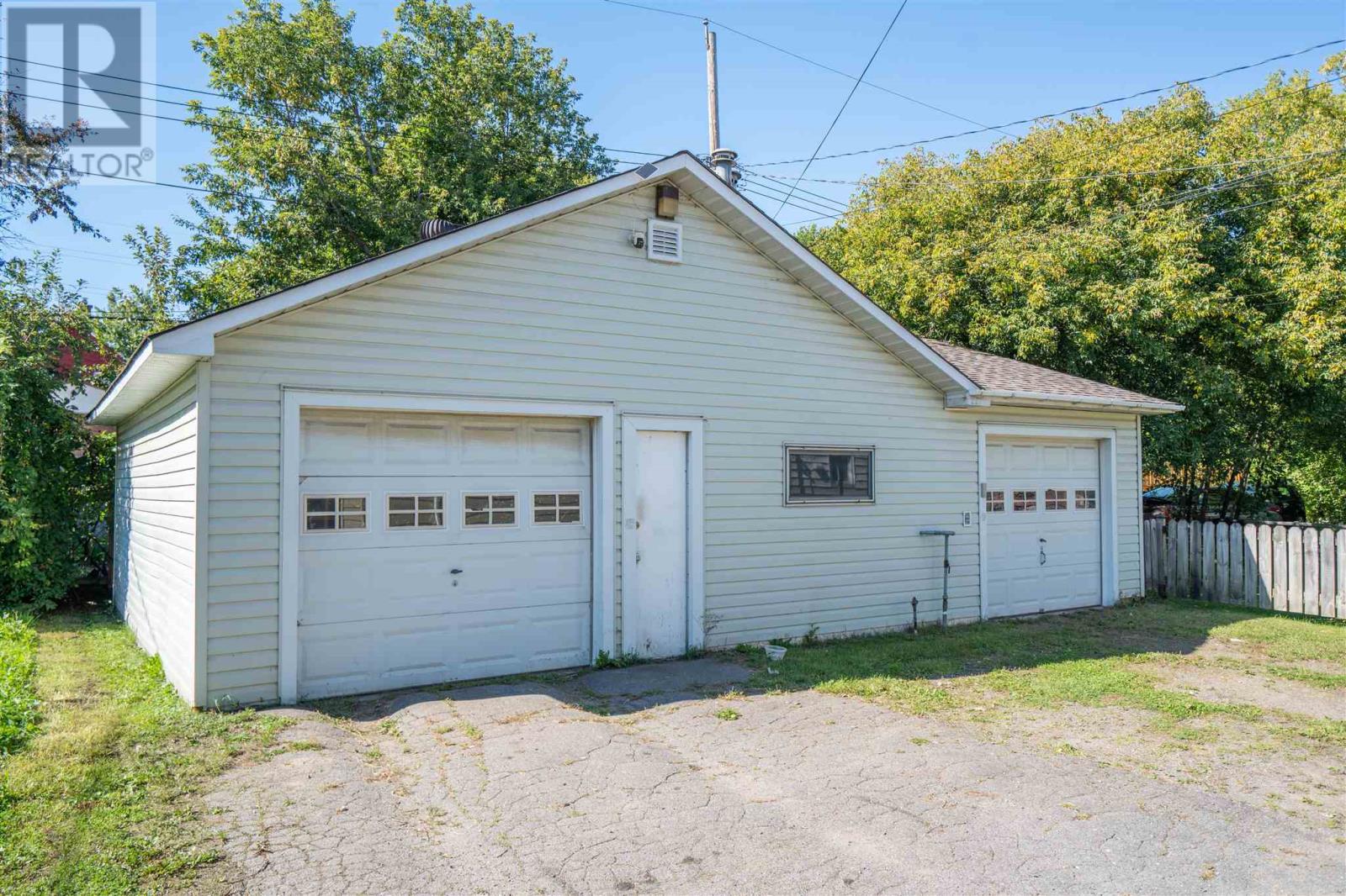 225 Beverley St, Sault Ste Marie, Ontario  P6A 1S1 - Photo 3 - SM262611