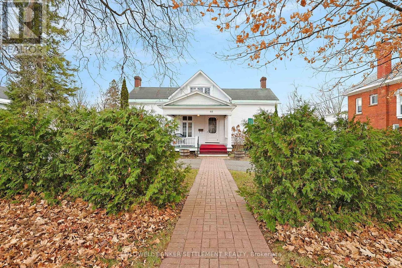 68 Wilson Street W, Perth, Ontario K7H 2N6 - Photo 2 - X13860454