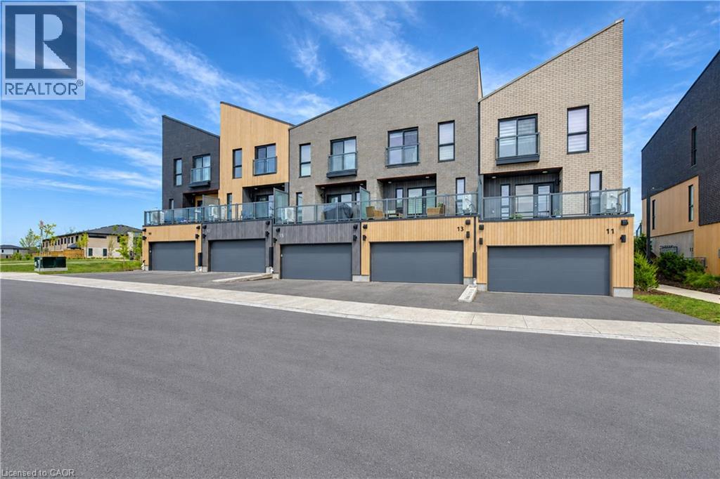15 Benninger Drive, Kitchener, Ontario  N2E 0J4 - Photo 1 - 40868850