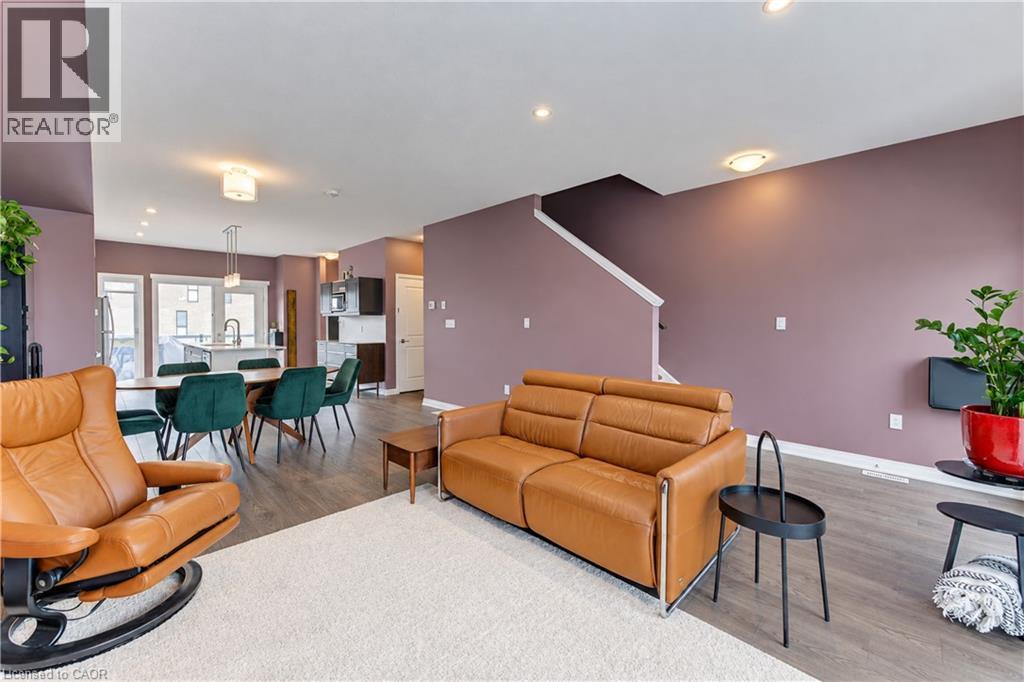 15 Benninger Drive, Kitchener, Ontario  N2E 0J4 - Photo 4 - 40868850