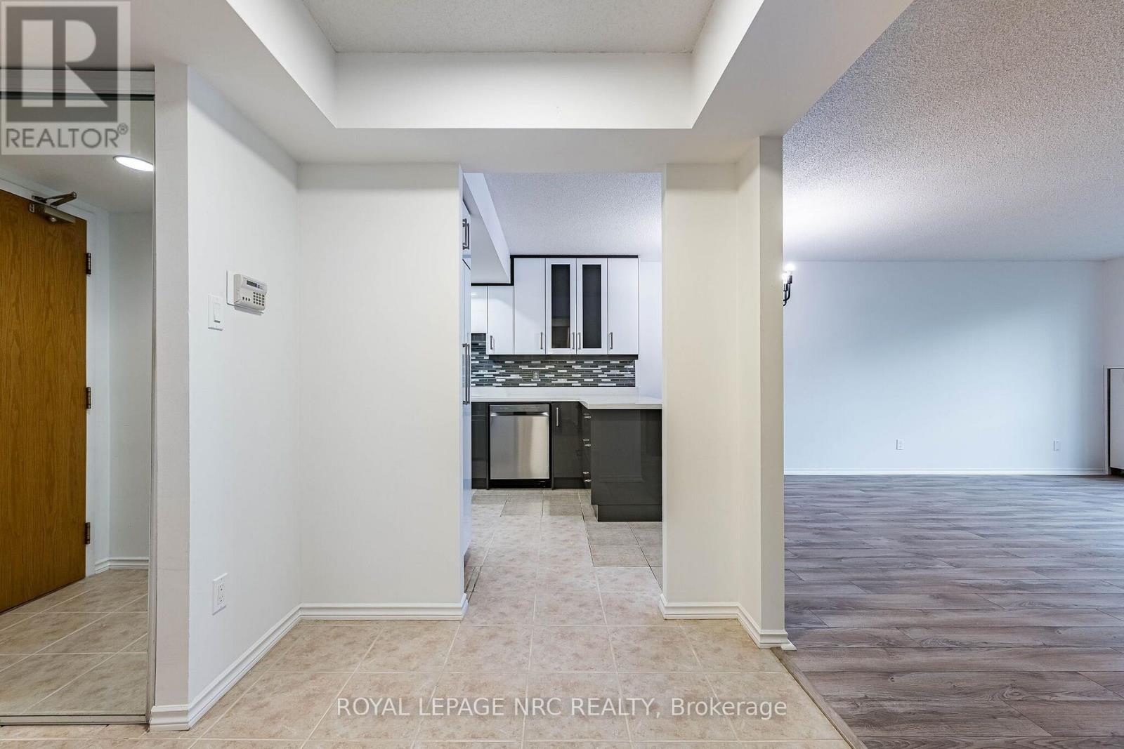 411 - 310 Mill Street S, Brampton, Ontario  L6Y 3B1 - Photo 10 - W13860412