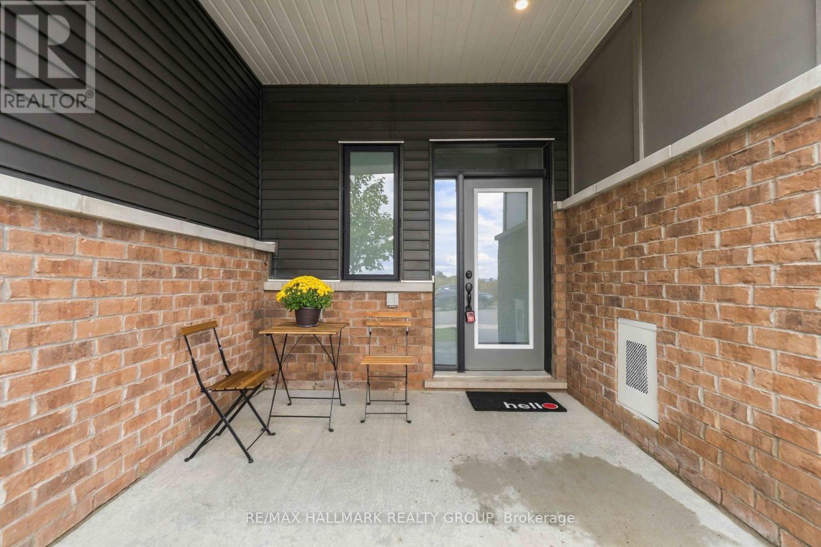522 Culdaff Road, Ottawa, Ontario  K2S 2Z7 - Photo 2 - X13860482