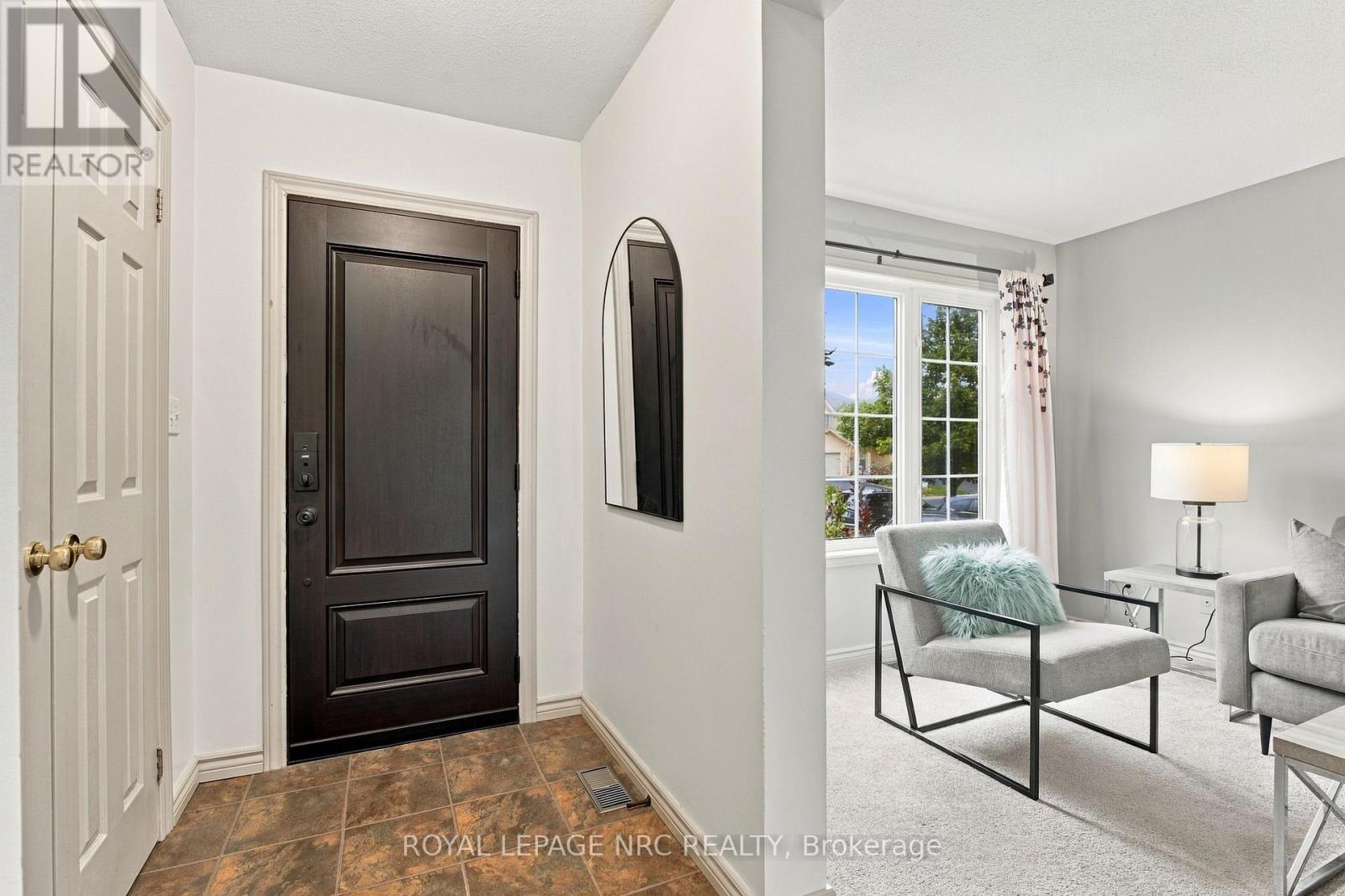 4529 Garden Gate Terrace, Lincoln, Ontario  L3J 0E6 - Photo 4 - X13860446