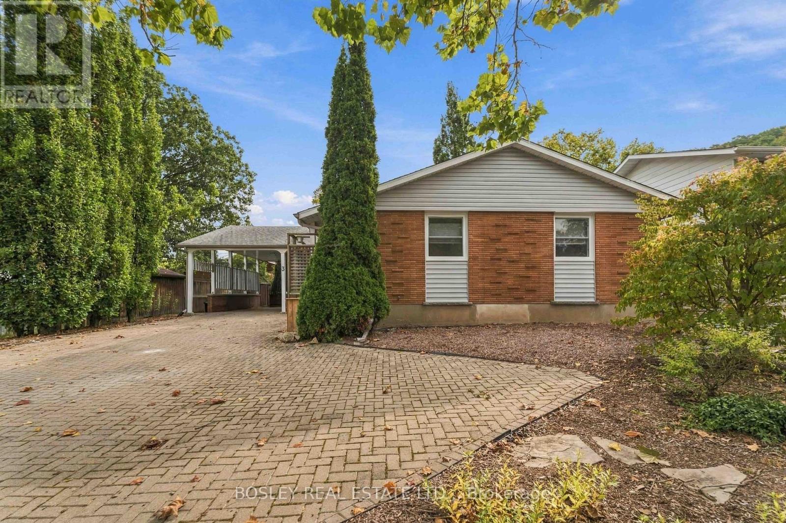 3 Brian Avenue, St. Catharines, Ontario  L2T 3H5 - Photo 2 - X13860472