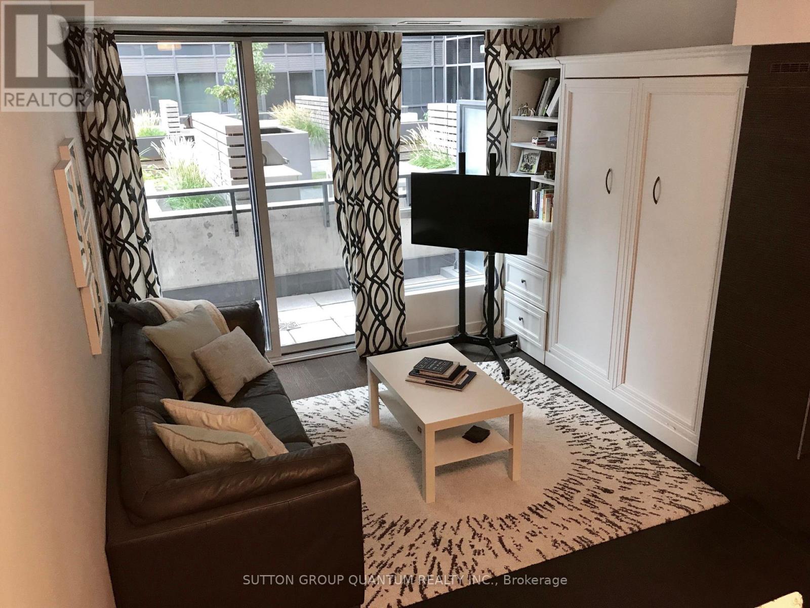 220 - 1030 KING STREET W