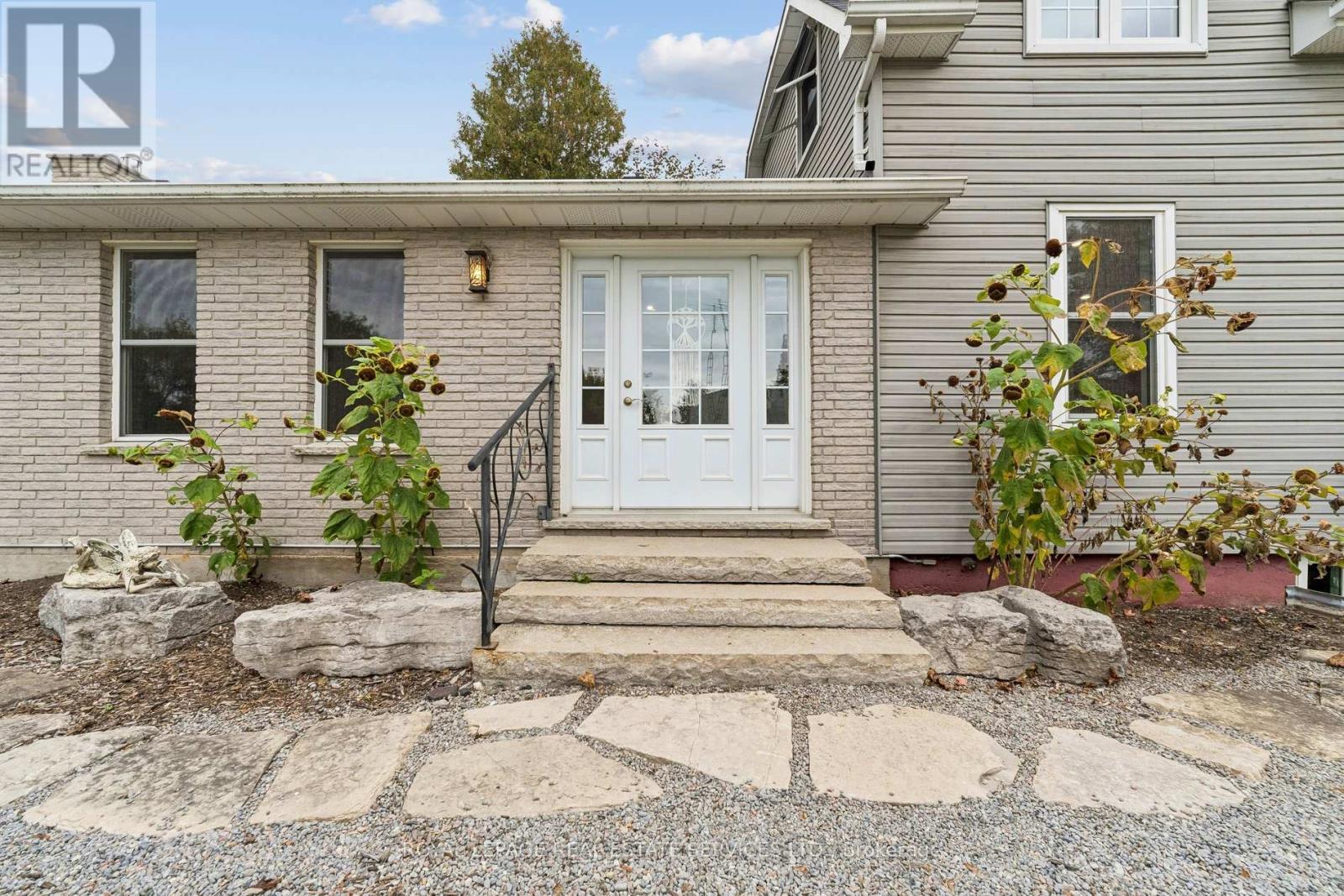 5290 Old Brock Road, Pickering, Ontario  L1Y 1A1 - Photo 5 - E13860442
