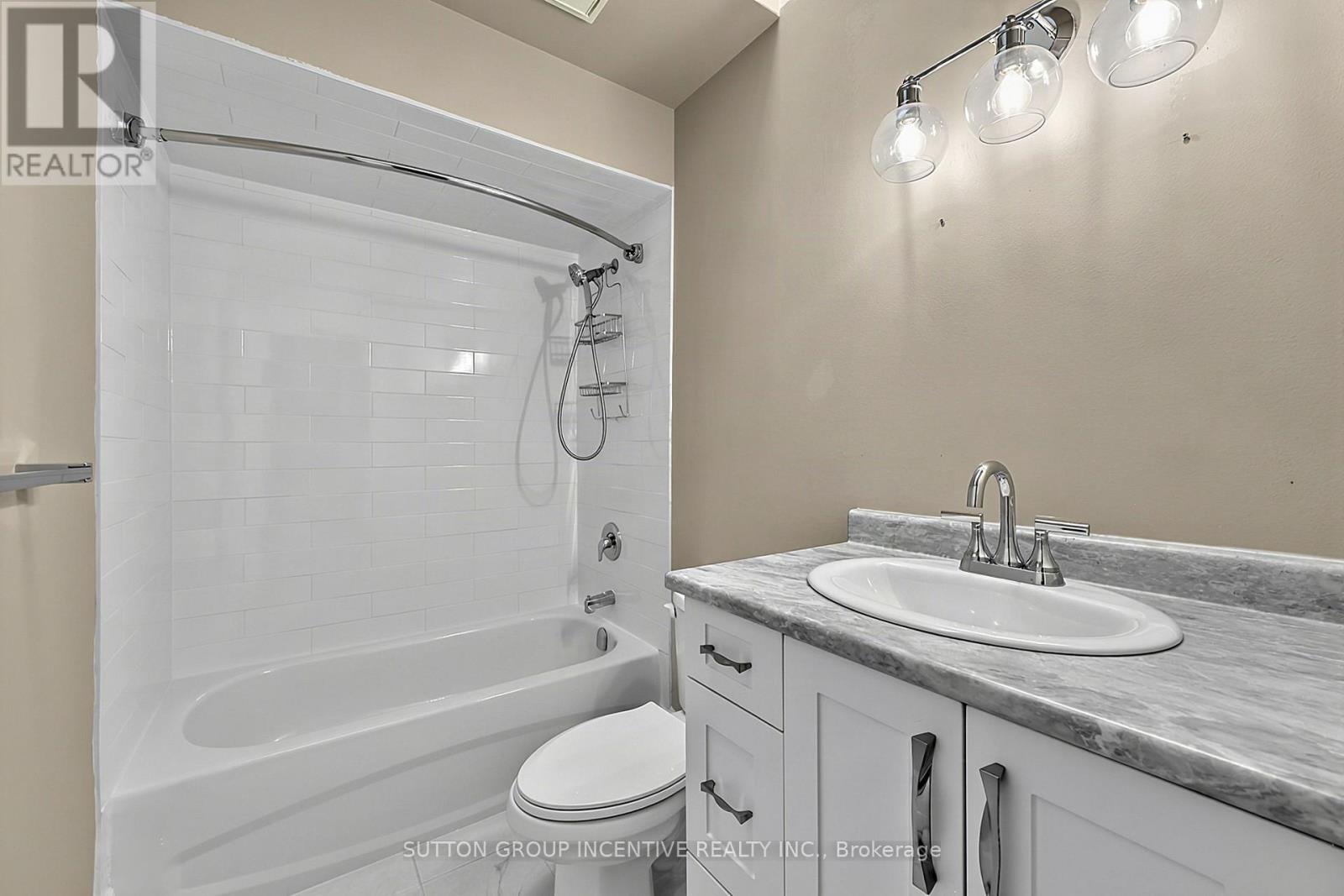 25 Bovair Trail, Aurora, Ontario  L4G 7C8 - Photo 32 - N13860456