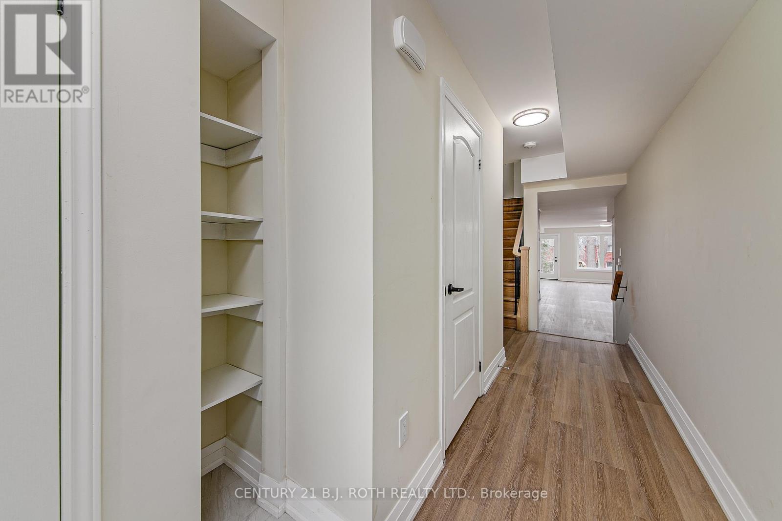 6 - 98 Peel Street, Barrie (Wellington), Ontario L4M 3K7 - Photo 3 - S13860506