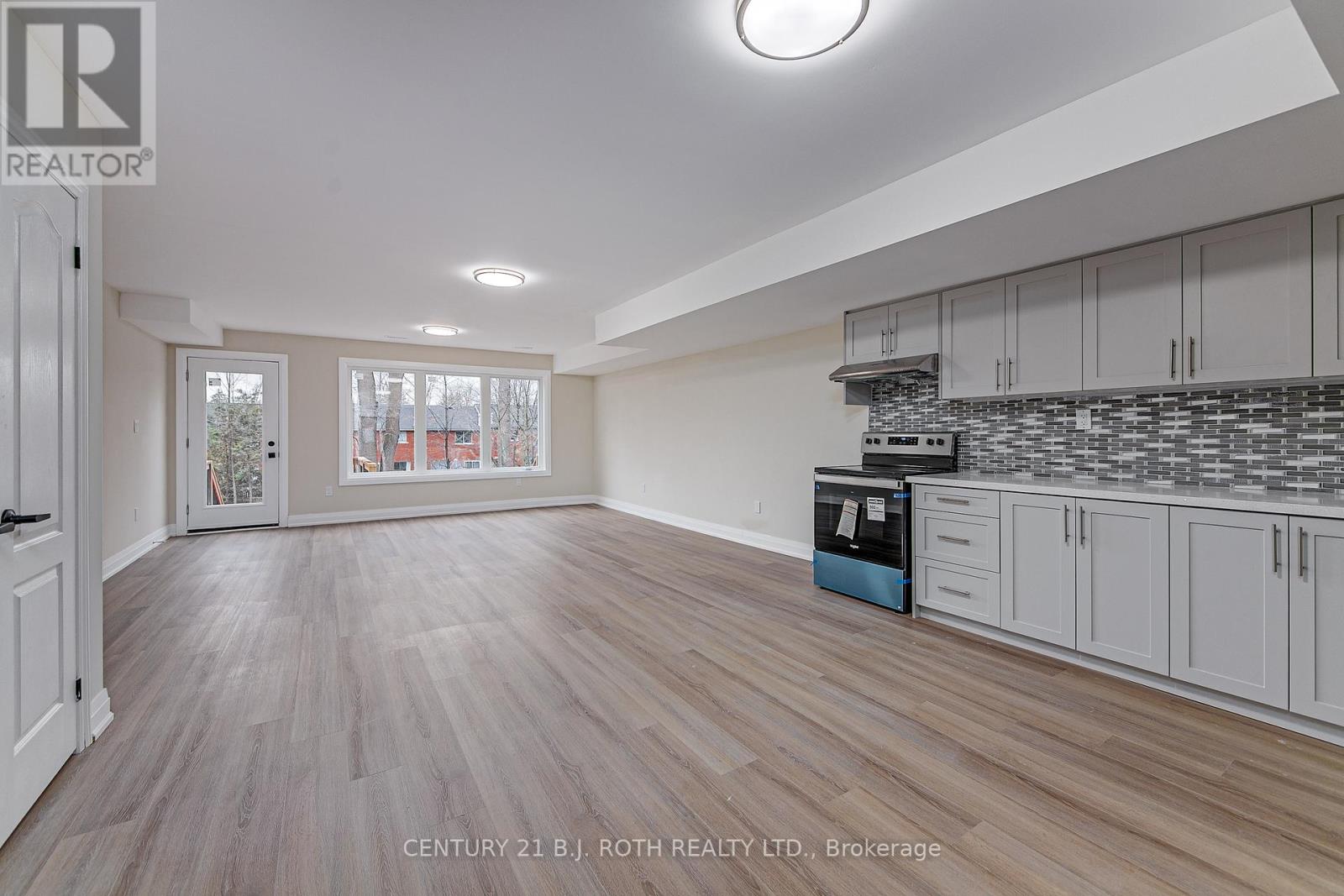 6 - 98 Peel Street, Barrie (Wellington), Ontario L4M 3K7 - Photo 6 - S13860506
