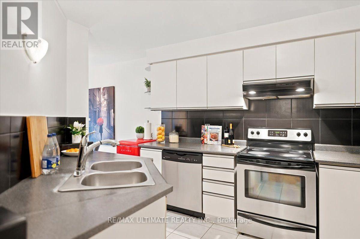50 Sam Frustaglio Drive, Toronto, Ontario  M9N 3Y6 - Photo 12 - W13860410