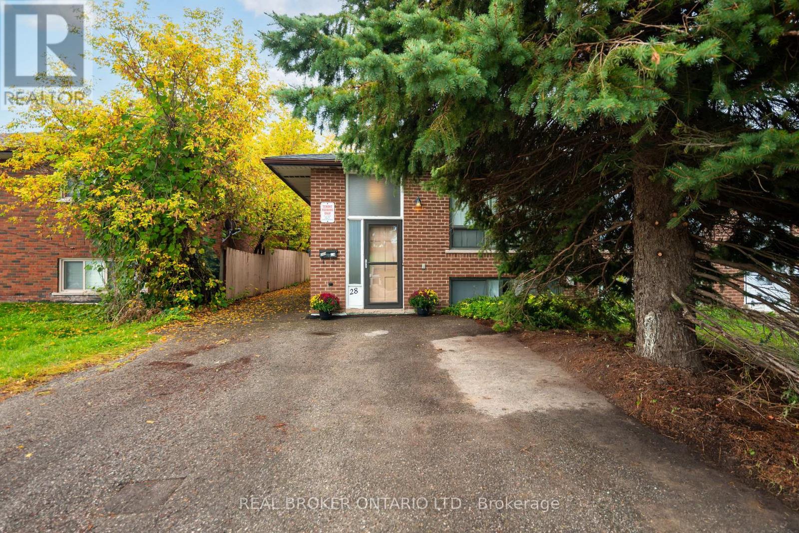 28 Hillside Drive, Orangeville, Ontario  L9W 1P7 - Photo 2 - W13860450