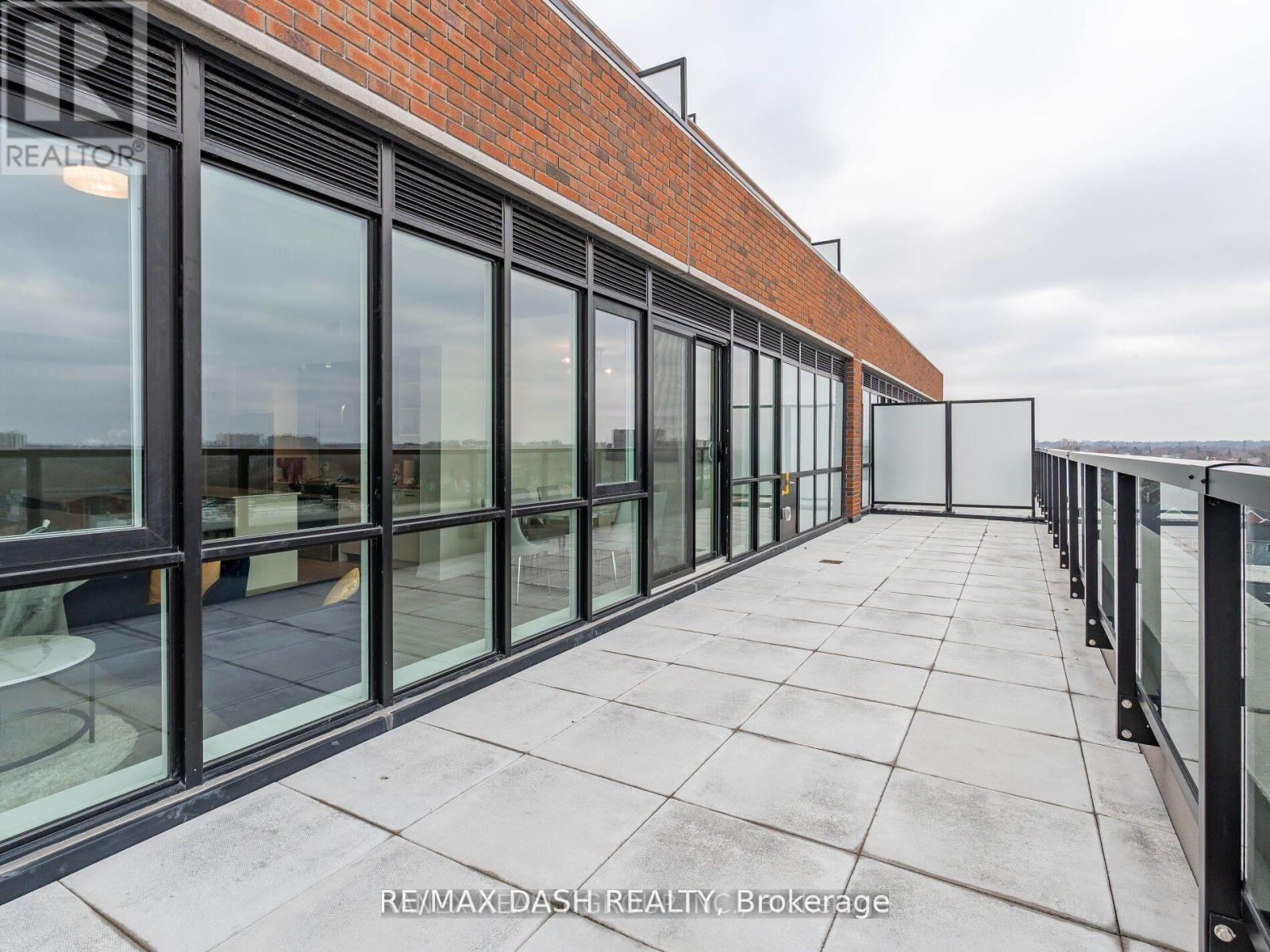 723 - 2300 St. Clair Avenue W, Toronto, Ontario  M6N 1K8 - Photo 37 - W13860462