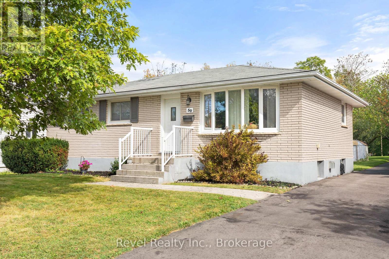 50 ST DAVID STREET, Kawartha Lakes, Ontario