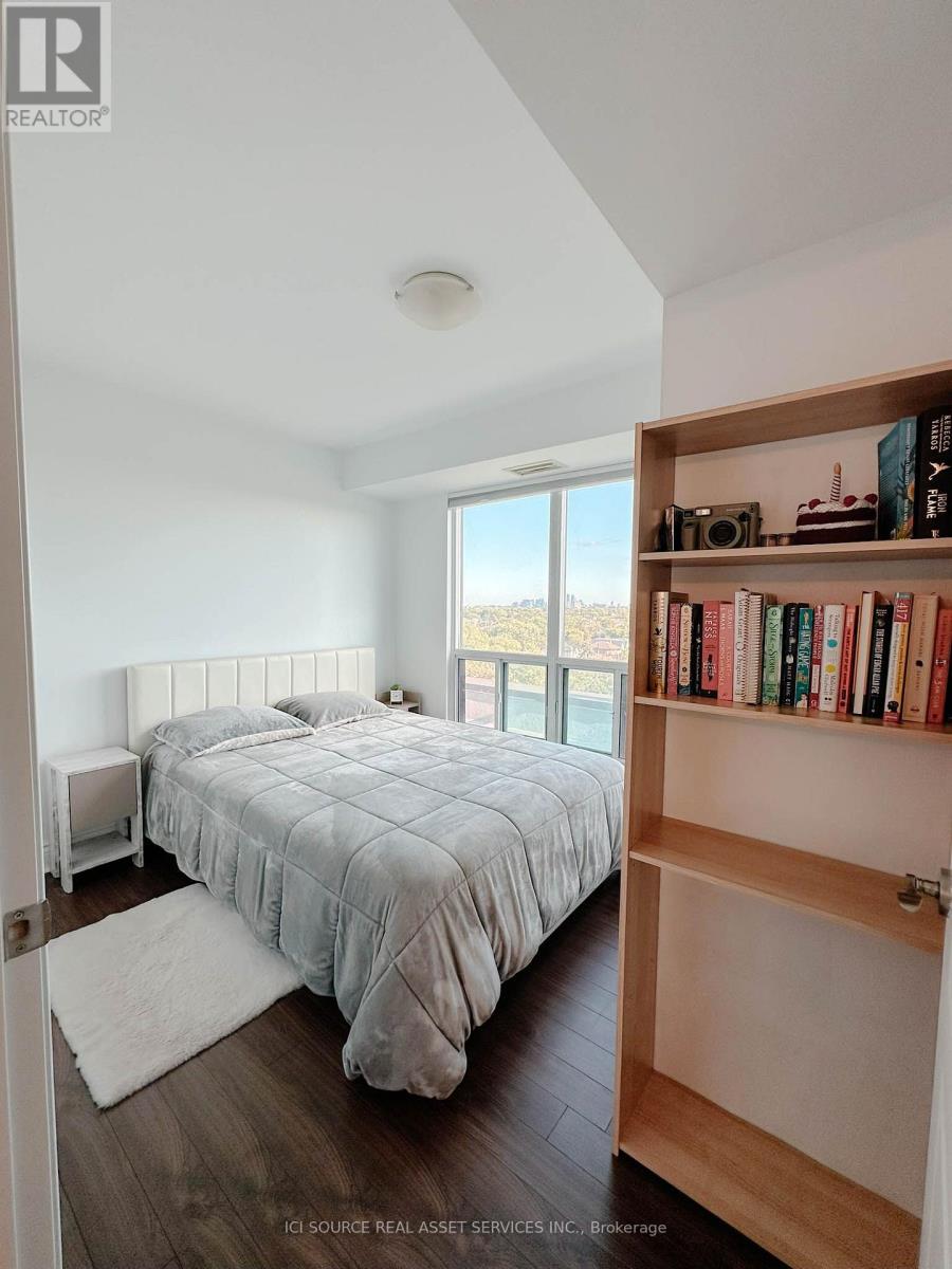 901 - 935 Sheppard Avenue W, Toronto, Ontario M3H 2T7 - Photo 15 - C13860528