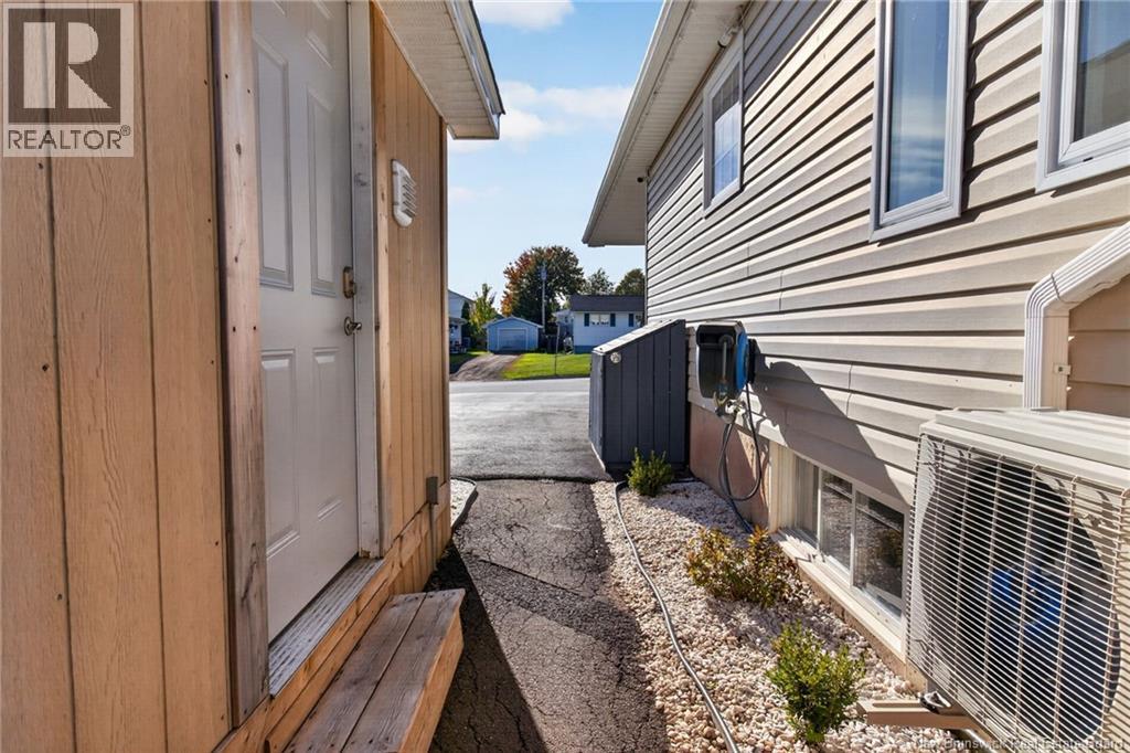 61 Bolton Street Moncton New Brunswick Canada E1E2H5 5