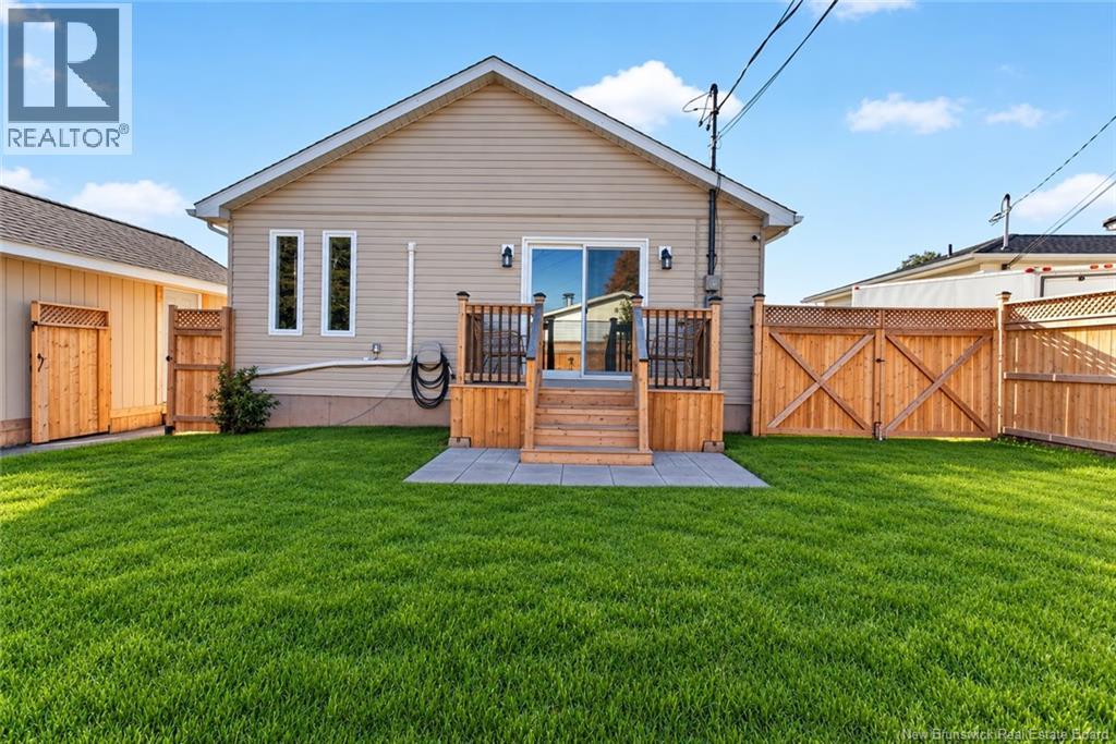 61 Bolton Street, Moncton, New Brunswick  E1E 2H5 - Photo 6 - NB149034