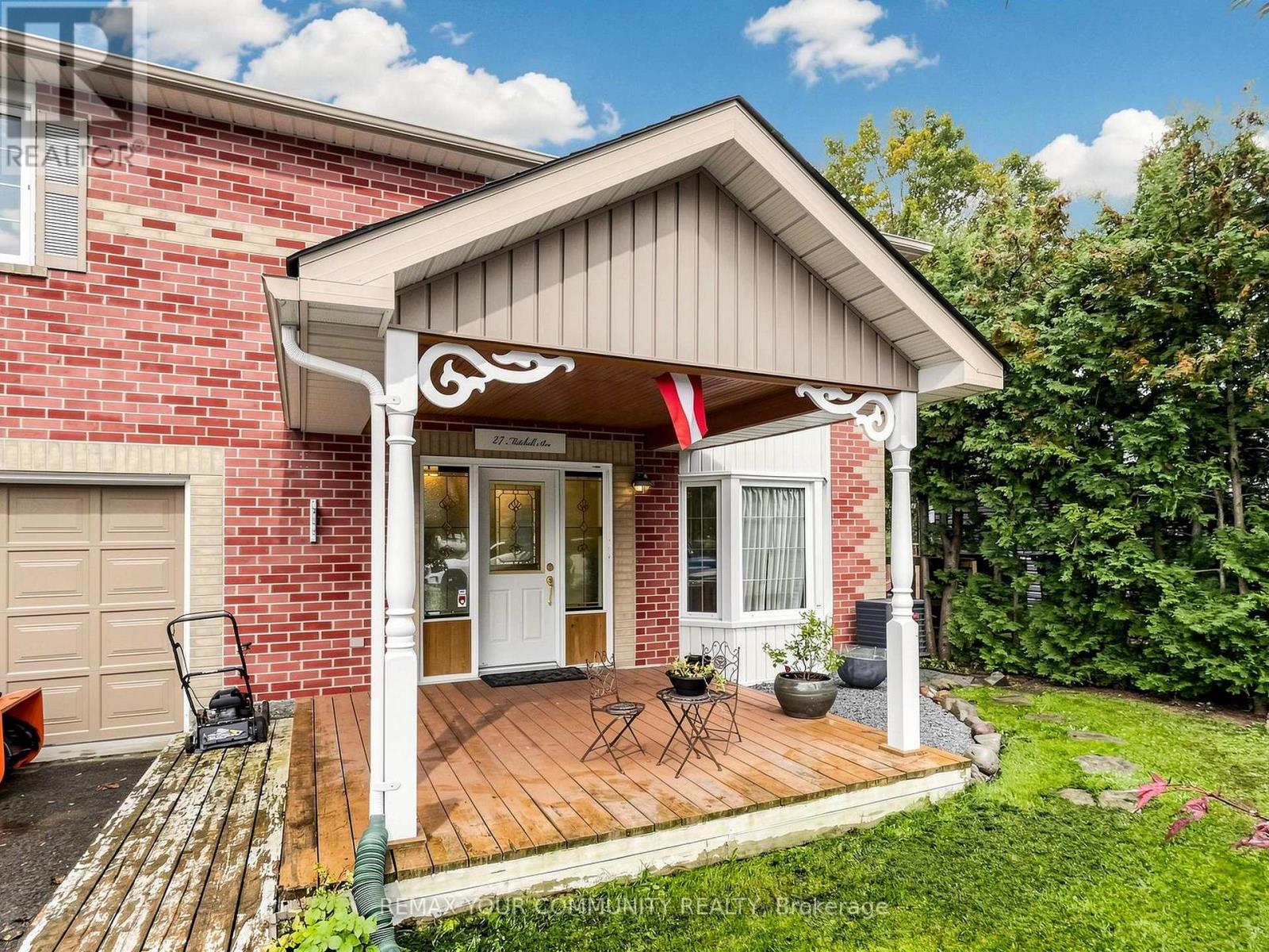 27 Mitchell Avenue, Whitchurch-Stouffville, Ontario  L4A 7X3 - Photo 3 - N13860530