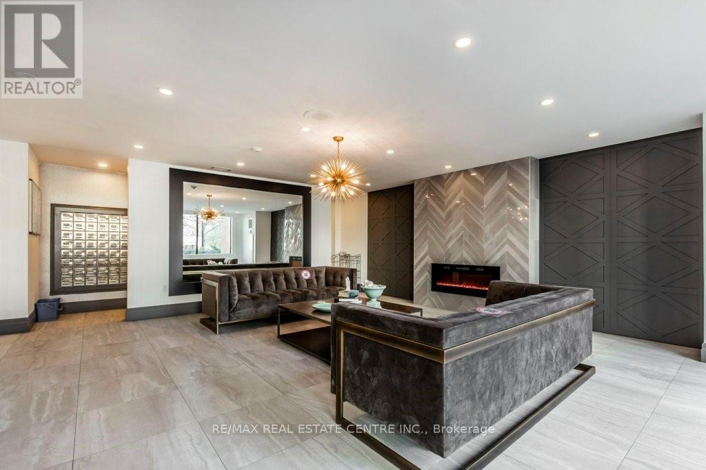502 - 1270 Maple Crossing Blvd Boulevard, Burlington, Ontario  L7S 2J3 - Photo 4 - W13860510
