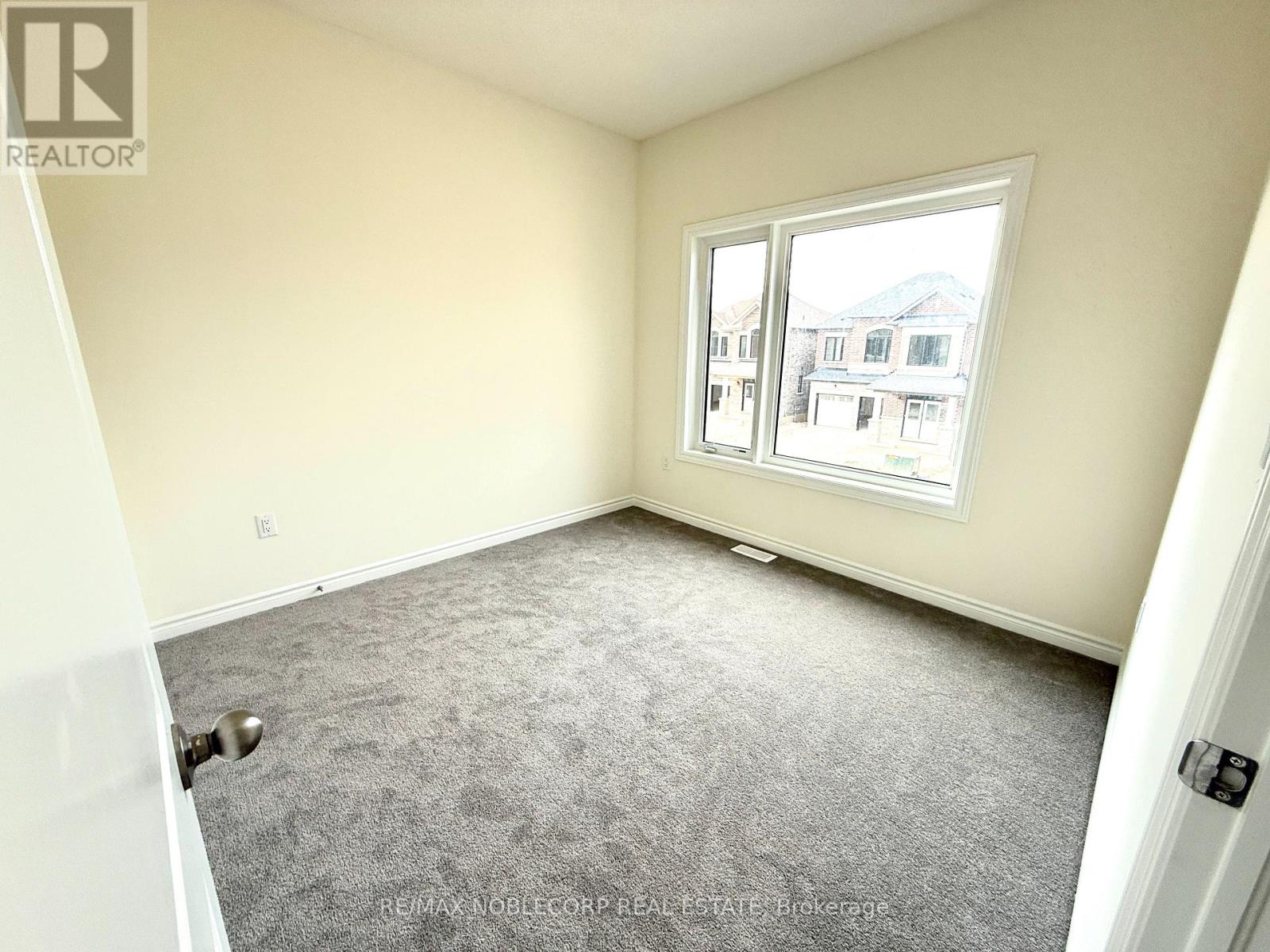 45 Arnold Circle, Brampton, Ontario  L7A 5M2 - Photo 12 - W13860554