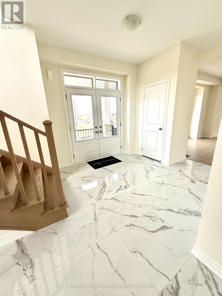 45 Arnold Circle, Brampton, Ontario  L7A 5M2 - Photo 3 - W13860554