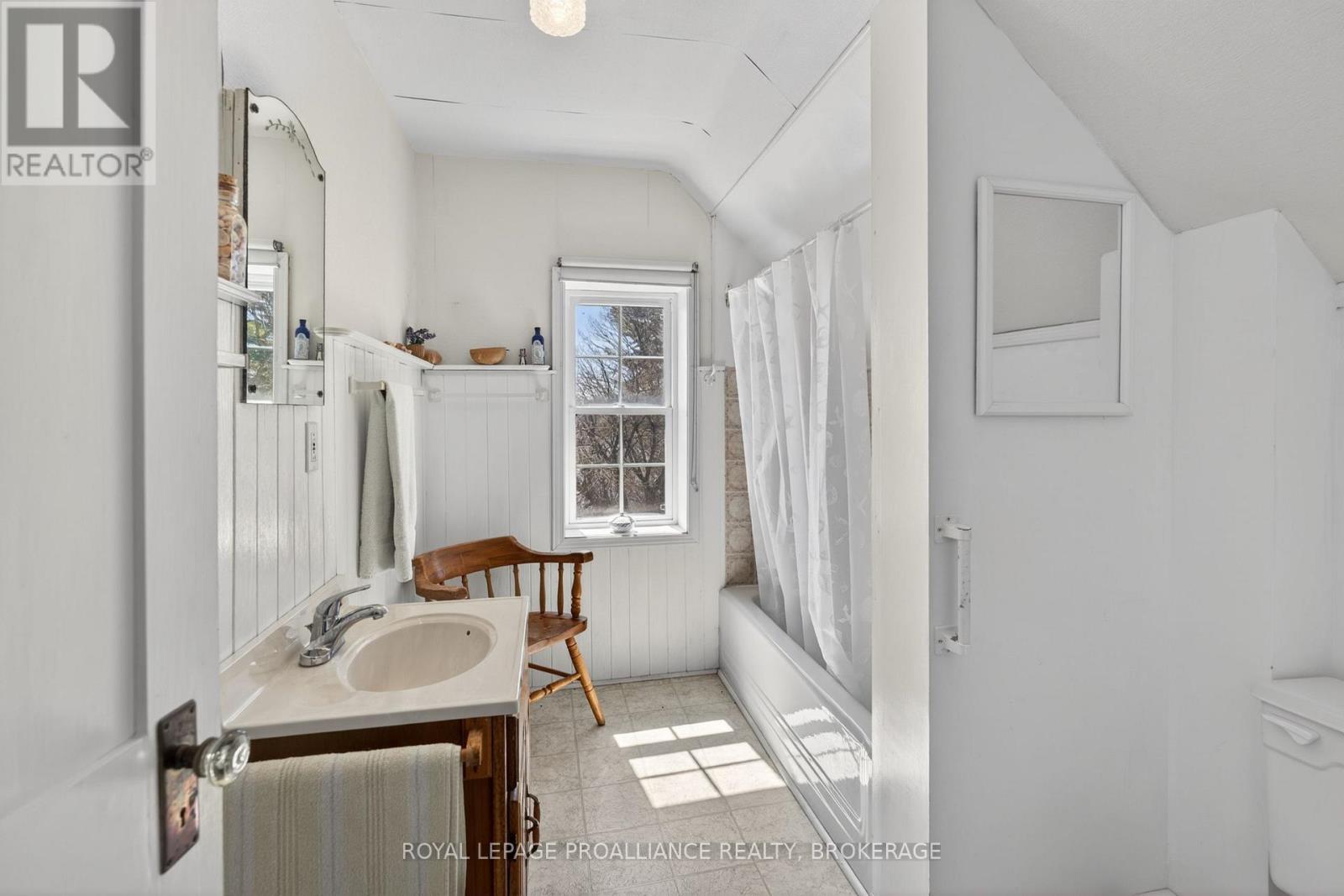 1 Pond Street, Westport, Ontario  K0G 1X0 - Photo 33 - X13092690